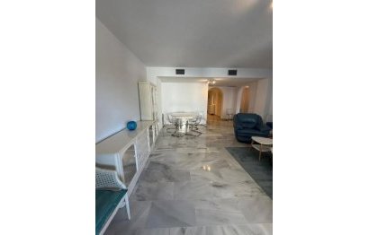 Resale - Apartment - Middle Floor Apartment - Marbella - Puerto Banús