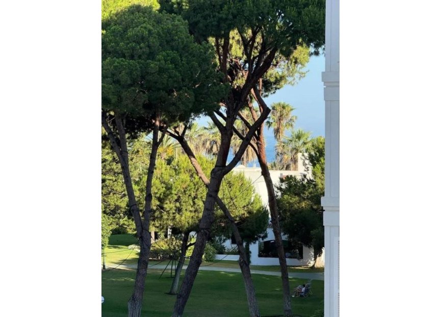 Resale - Apartment - Middle Floor Apartment - Marbella - Puerto Banús