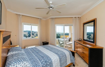 Resale - Apartment - Middle Floor Apartment - Estepona - Bel Air