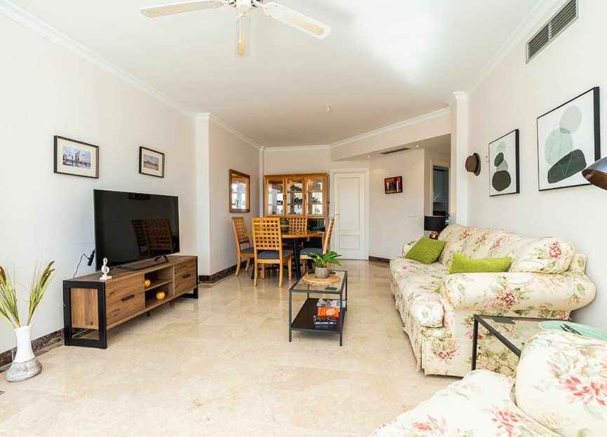 Resale - Apartment - Middle Floor Apartment - Estepona - Bel Air