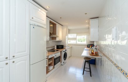 Resale - Apartment - Middle Floor Apartment - Estepona - Bel Air