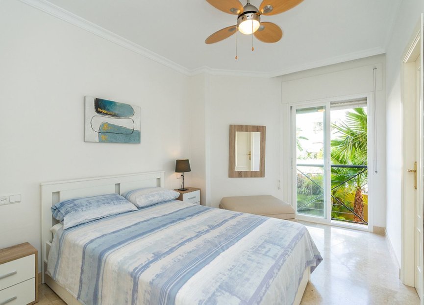 Resale - Apartment - Middle Floor Apartment - Estepona - Bel Air