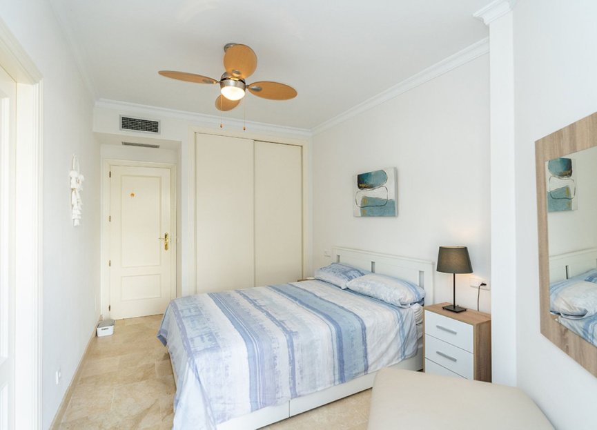 Resale - Apartment - Middle Floor Apartment - Estepona - Bel Air