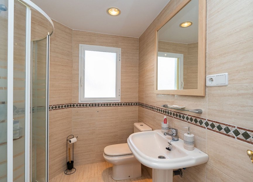 Resale - Apartment - Middle Floor Apartment - Estepona - Bel Air