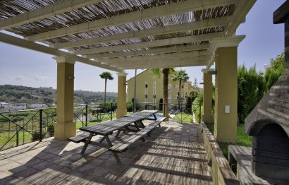 Resale - Apartment - Middle Floor Apartment - Estepona - Bel Air