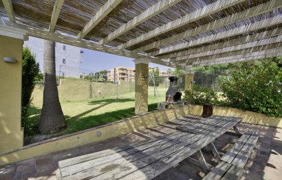 Resale - Apartment - Middle Floor Apartment - Estepona - Bel Air