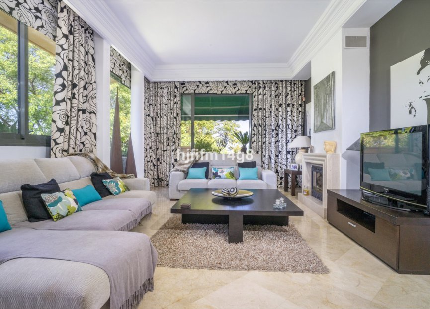 Resale - Apartment - Penthouse - Marbella - Nueva Andalucia