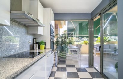 Resale - Apartment - Penthouse - Marbella - Nueva Andalucia