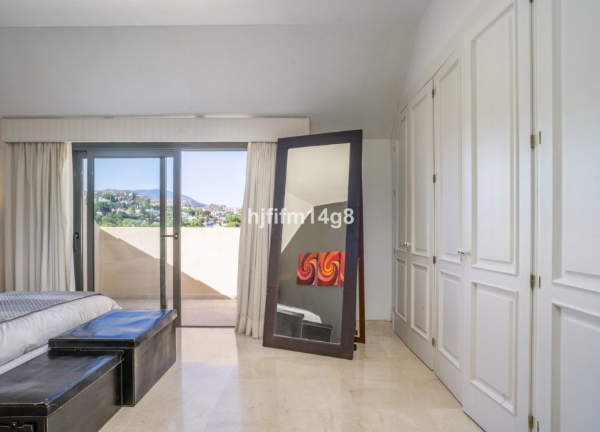 Resale - Apartment - Penthouse - Marbella - Nueva Andalucia