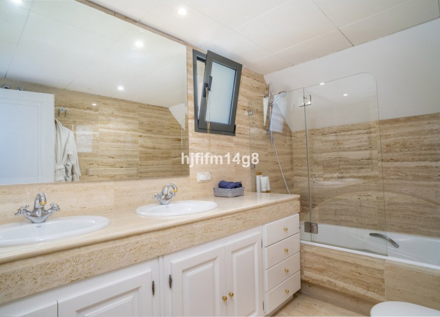 Resale - Apartment - Penthouse - Marbella - Nueva Andalucia