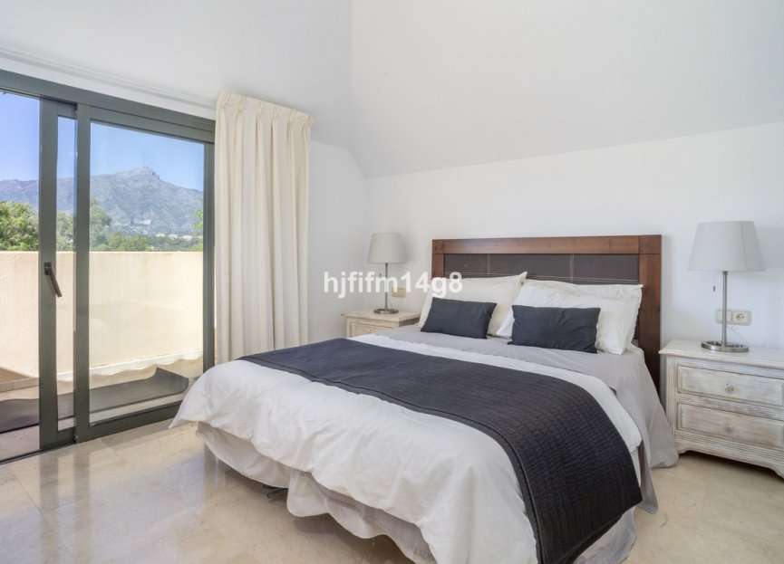 Resale - Apartment - Penthouse - Marbella - Nueva Andalucia