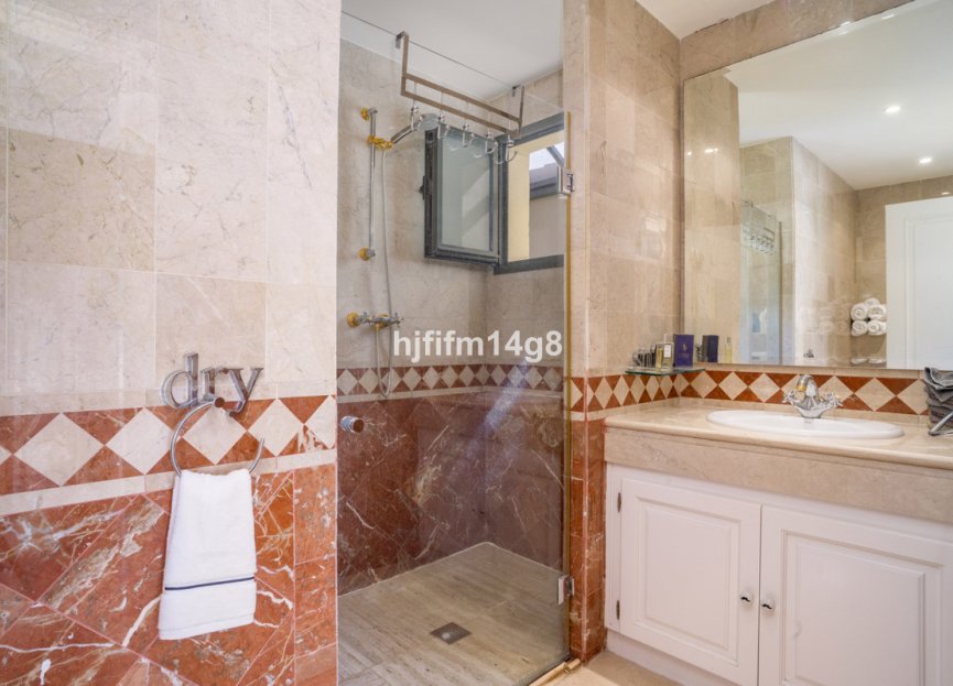 Resale - Apartment - Penthouse - Marbella - Nueva Andalucia