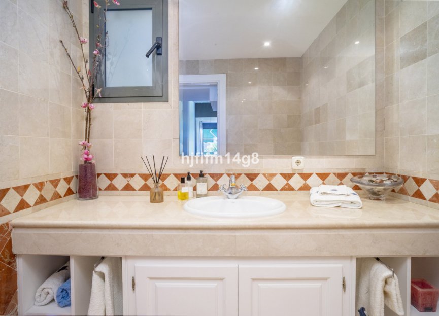 Resale - Apartment - Penthouse - Marbella - Nueva Andalucia