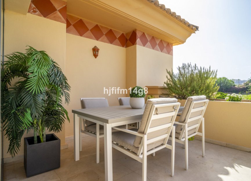 Resale - Apartment - Penthouse - Marbella - Nueva Andalucia