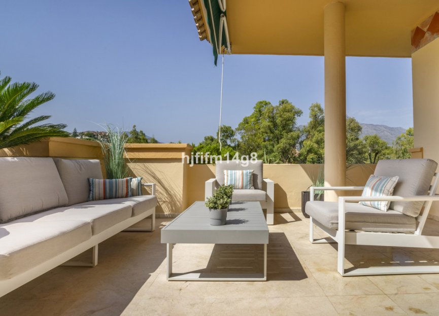 Resale - Apartment - Penthouse - Marbella - Nueva Andalucia
