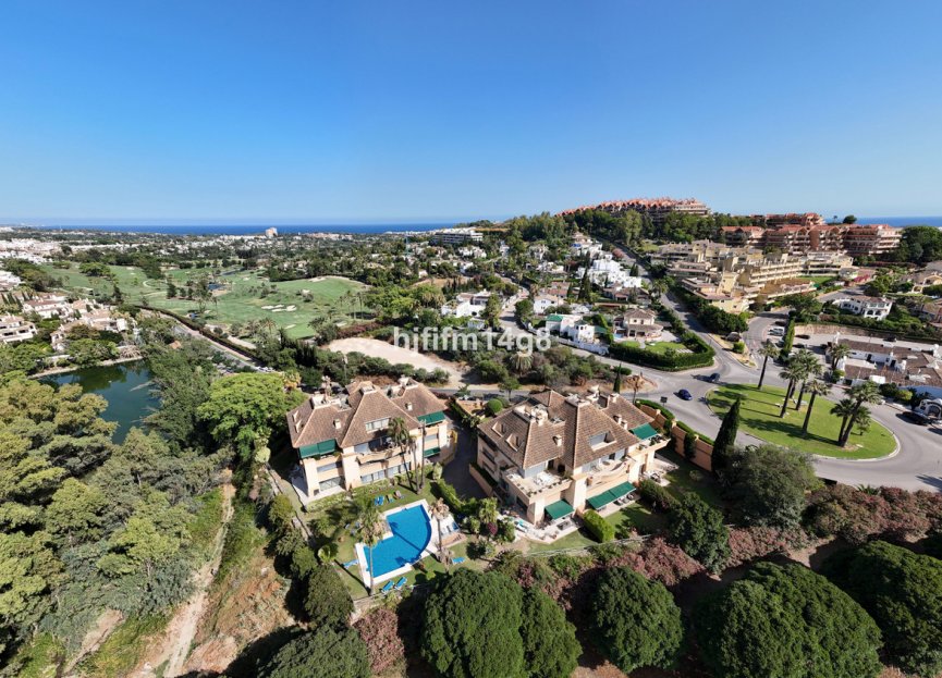 Resale - Apartment - Penthouse - Marbella - Nueva Andalucia