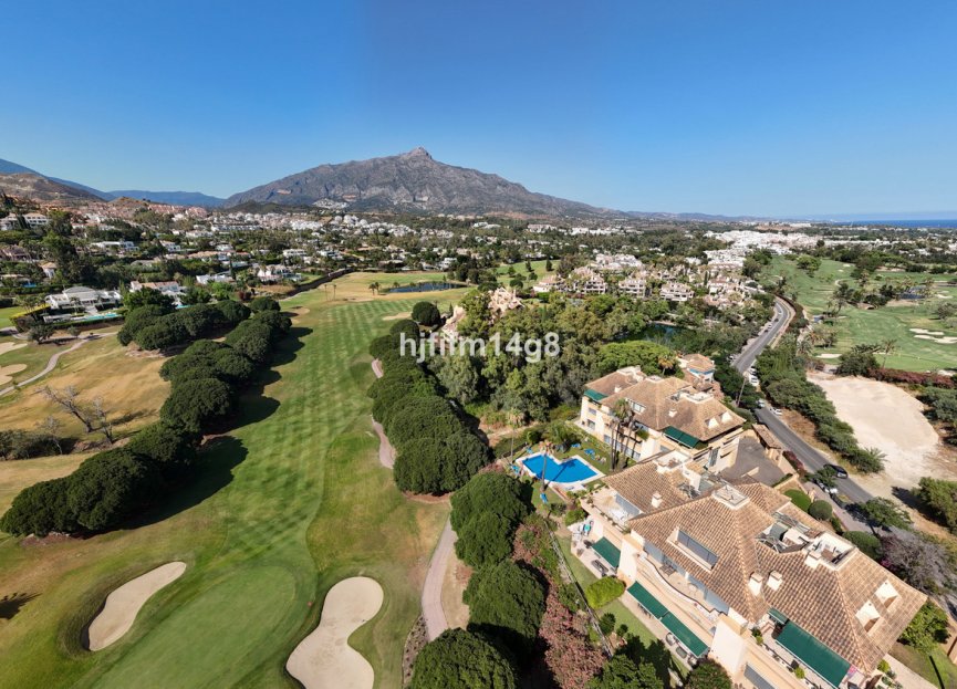 Resale - Apartment - Penthouse - Marbella - Nueva Andalucia