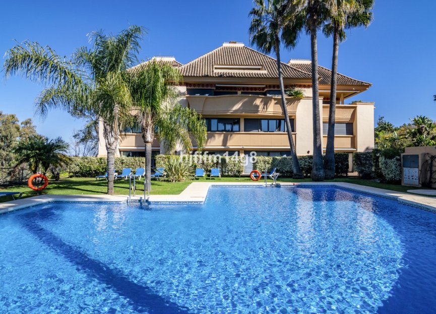 Resale - Apartment - Penthouse - Marbella - Nueva Andalucia