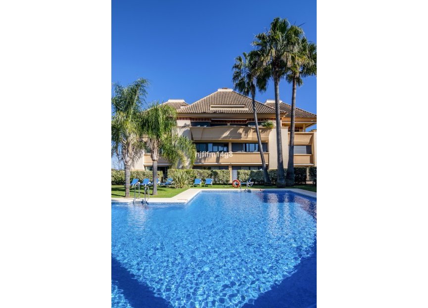 Resale - Apartment - Penthouse - Marbella - Nueva Andalucia