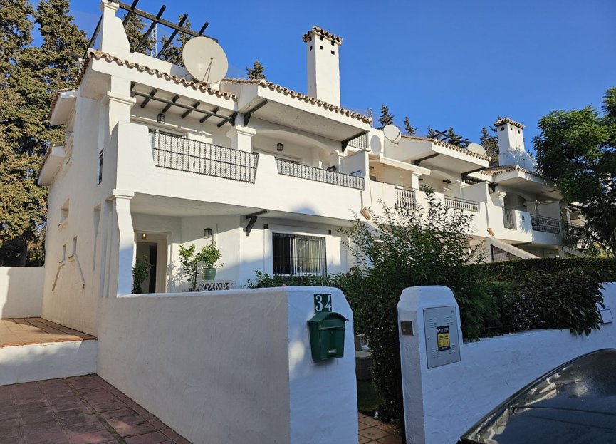 Resale - House - Semi-Detached House - Marbella - Nueva Andalucia