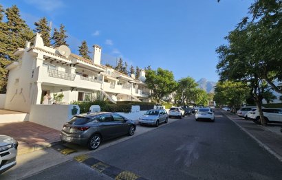 Resale - House - Semi-Detached House - Marbella - Nueva Andalucia