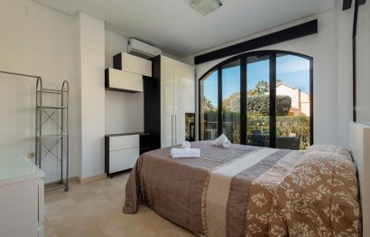 Resale - Apartment - Ground Floor Apartment - Marbella - Puerto Banús