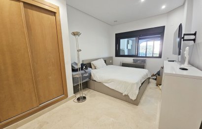 Resale - Apartment - Ground Floor Apartment - Marbella - Puerto Banús