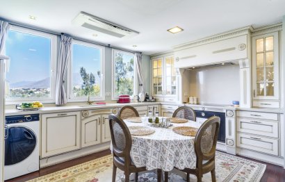 Resale - Apartment - Penthouse - Marbella - Bahía de Marbella