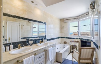 Resale - Apartment - Penthouse - Marbella - Bahía de Marbella