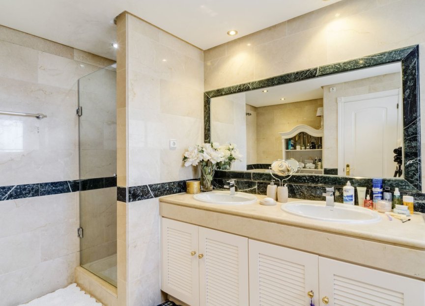 Resale - Apartment - Penthouse - Marbella - Bahía de Marbella