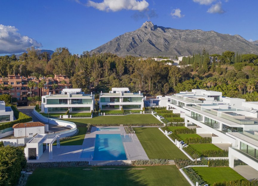 Resale - House - Semi-Detached House - Marbella - The Golden Mile