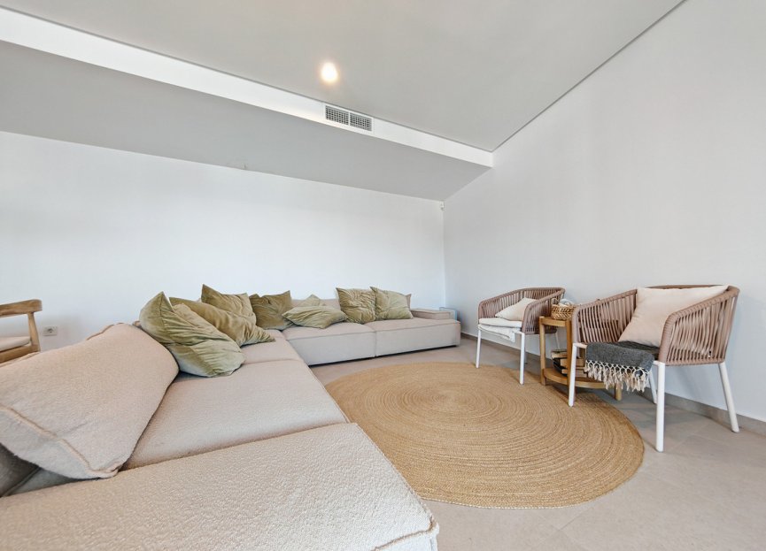 Resale - Apartment - Penthouse - Estepona - Estepona Centro