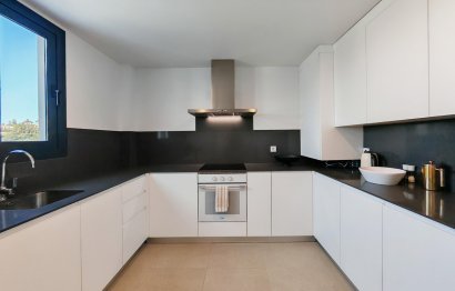 Resale - Apartment - Penthouse - Estepona - Estepona Centro