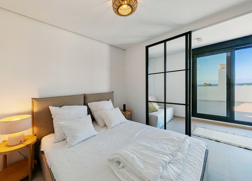 Resale - Apartment - Penthouse - Estepona - Estepona Centro