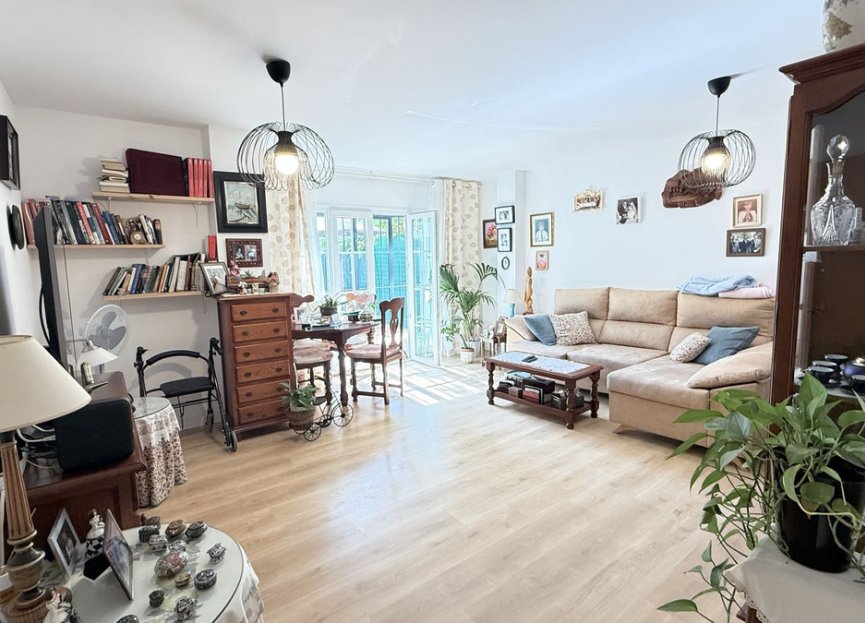 Resale - Ground floor apartment - Estepona - Estepona Centro