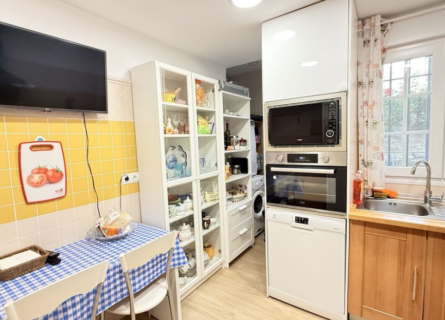 Resale - Ground floor apartment - Estepona - Estepona Centro