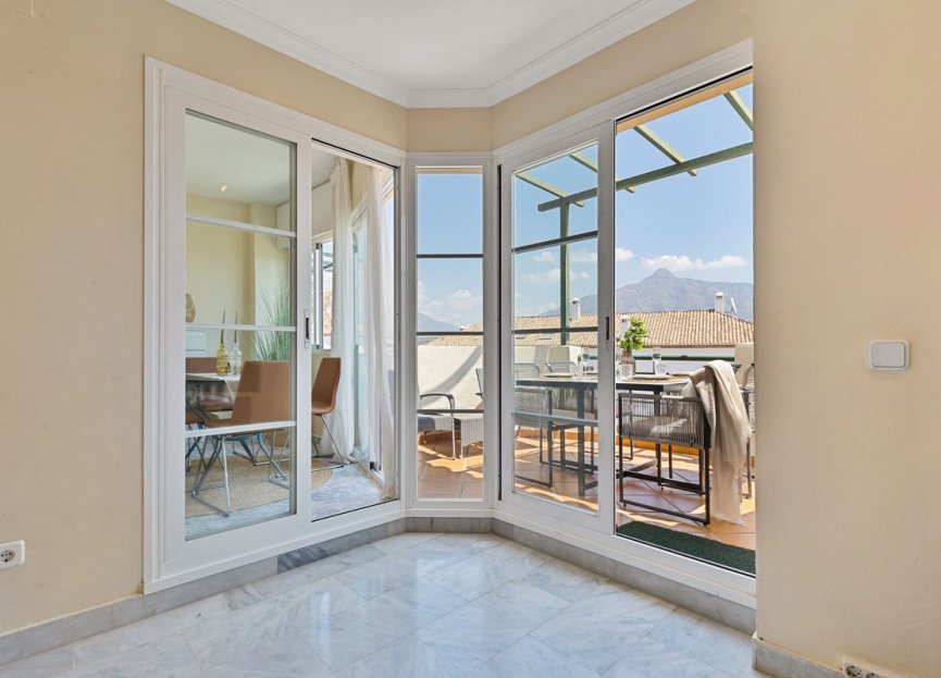 Resale - Apartment - Middle Floor Apartment - Marbella - Nueva Andalucia