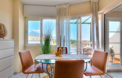 Resale - Apartment - Middle Floor Apartment - Marbella - Nueva Andalucia