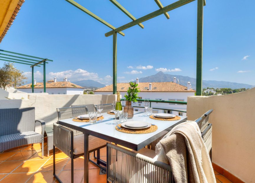 Resale - Apartment - Middle Floor Apartment - Marbella - Nueva Andalucia