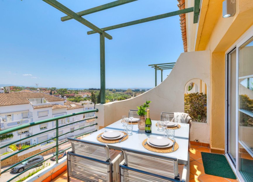 Resale - Apartment - Middle Floor Apartment - Marbella - Nueva Andalucia