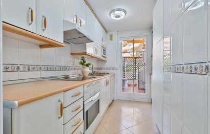 Resale - Apartment - Middle Floor Apartment - Marbella - Nueva Andalucia