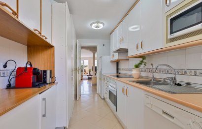 Resale - Apartment - Middle Floor Apartment - Marbella - Nueva Andalucia