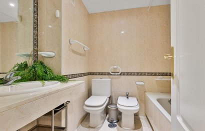 Resale - Apartment - Middle Floor Apartment - Marbella - Nueva Andalucia