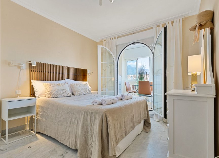 Resale - Apartment - Middle Floor Apartment - Marbella - Nueva Andalucia