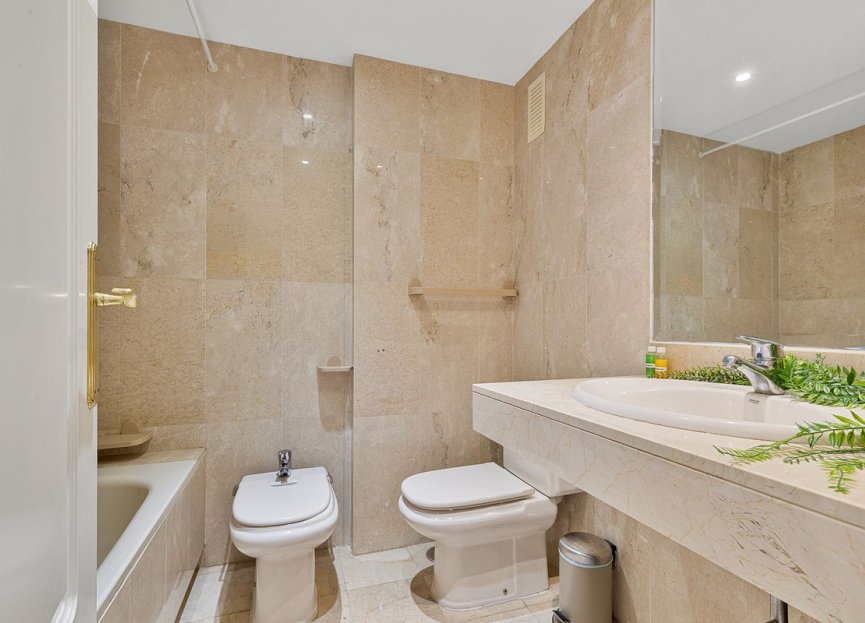 Resale - Apartment - Middle Floor Apartment - Marbella - Nueva Andalucia