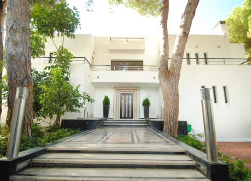 Resale - House - Detached Villa - Marbella - Cabopino