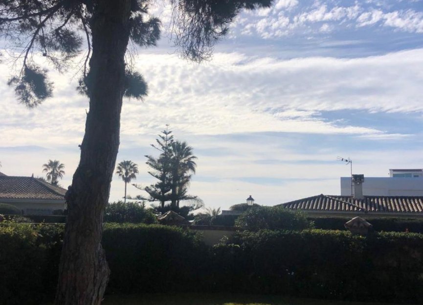 Resale - House - Finca - Cortijo - Estepona - Estepona Centro