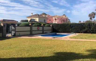 Resale - House - Finca - Cortijo - Estepona - Estepona Centro