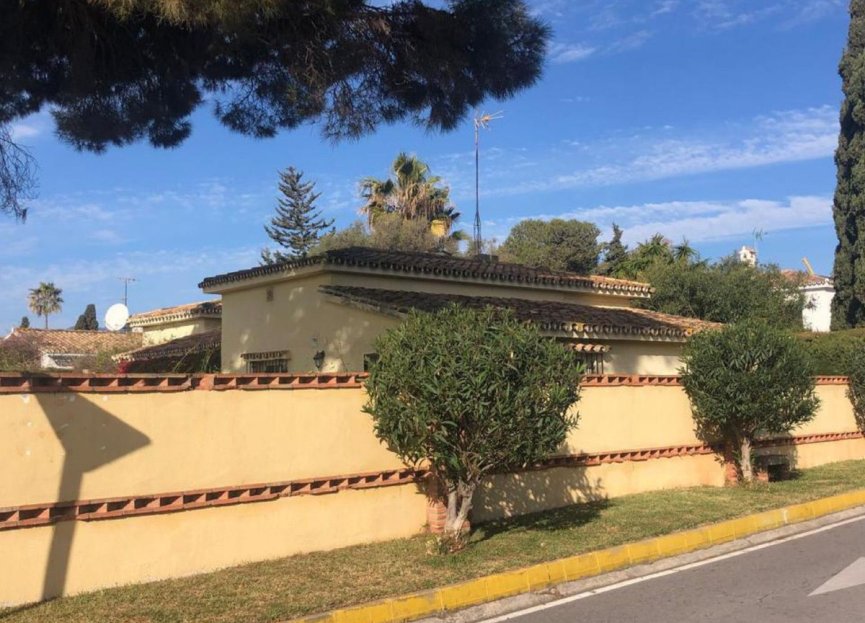 Resale - House - Finca - Cortijo - Estepona - Estepona Centro