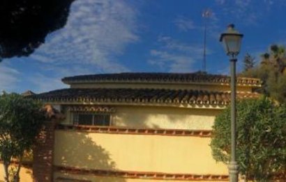 Resale - House - Finca - Cortijo - Estepona - Estepona Centro